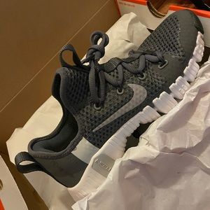 Metcon 3 iron grey men’s size 6/women’s 7.5